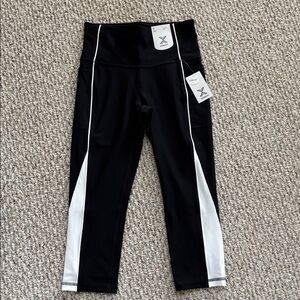 Xersion Black and White Capri Leggings